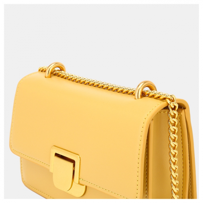New Design Female Small Golden Chain Sling Shoulder Bag With Mentallic Lock 