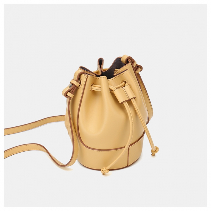 Custom eco-friendly pu leather  drawstring handbag 2020 