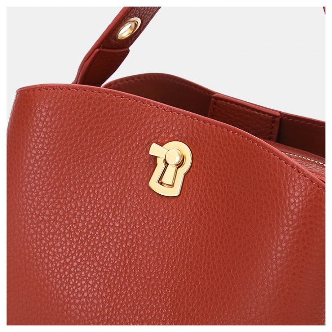 Grainy Red Leather Ladies Large Capacity Wide Shoulder Strap Shoulder Bucket Bag 